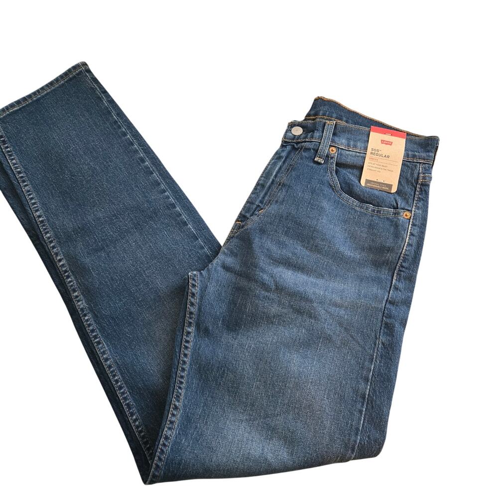 NWT Levi's 505 Regular Fit Straight Leg Stretch Jeans in a medium blue wash